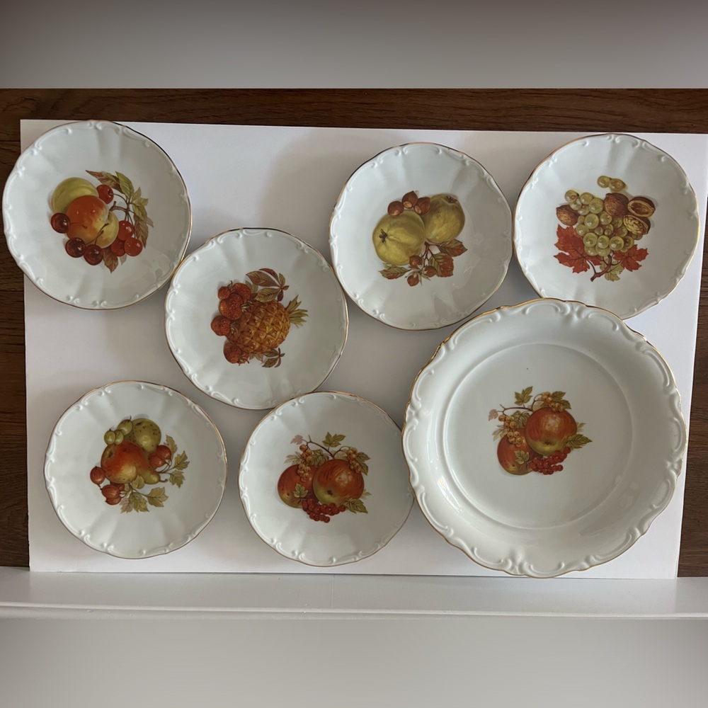 Winterling platter and dessert plates
